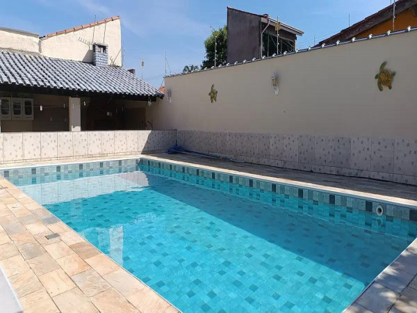 Bela casa com piscina e outras opções de lazer.