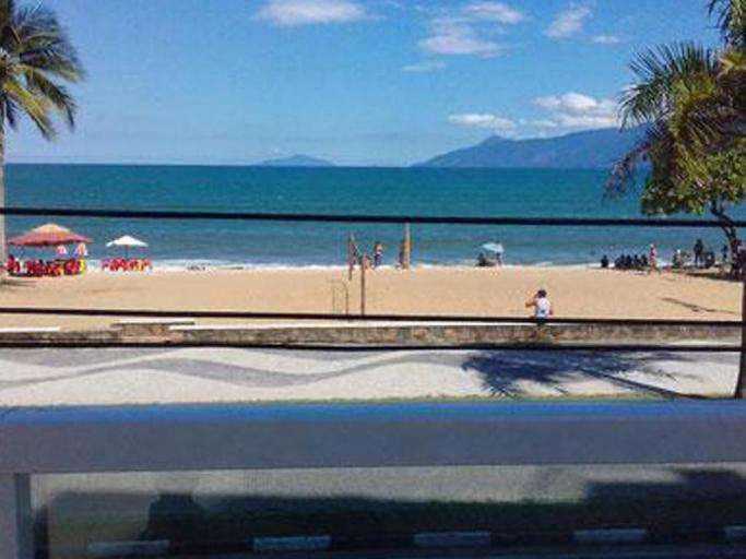 Apartamento pé na areia na Praia Martim de Sá